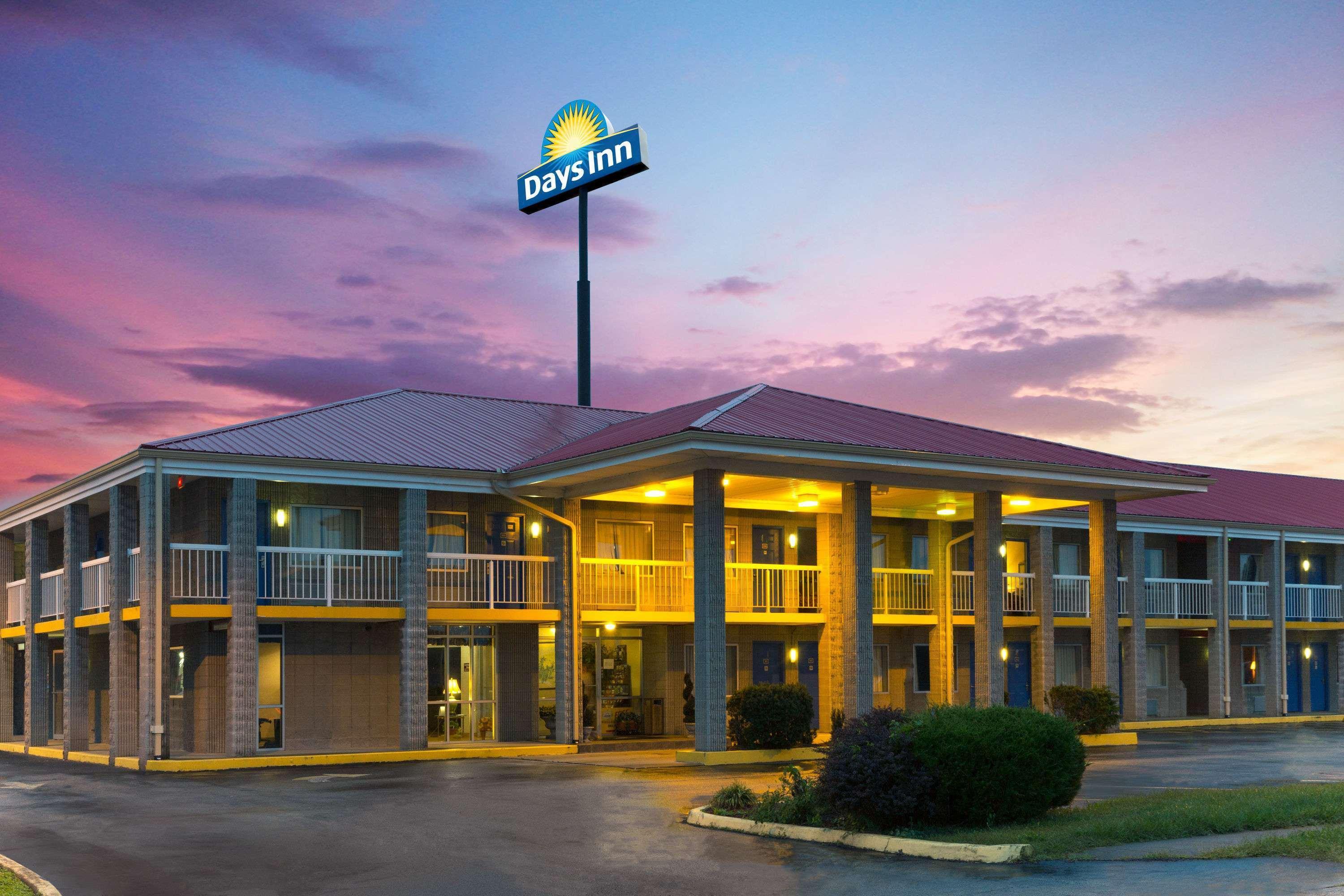 Days Inn By Wyndham Richmond Exterior photo